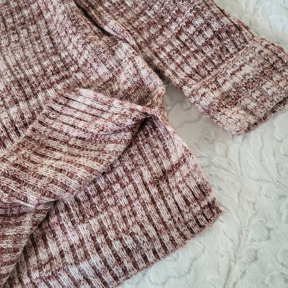 Women's Old Navy Tunic Length Sweater - Picture 4 of 5